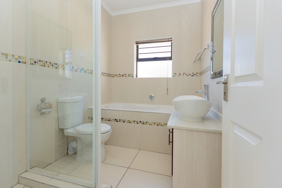 5 Bedroom Property for Sale in Country Club Western Cape